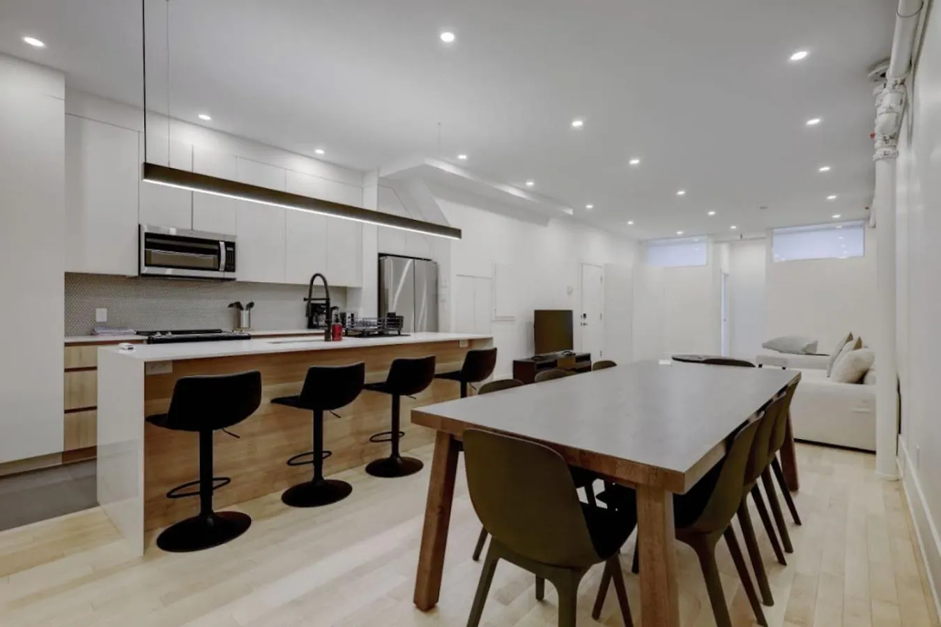 Spacious 4Br Prime Mtl Location مونتريال شقة