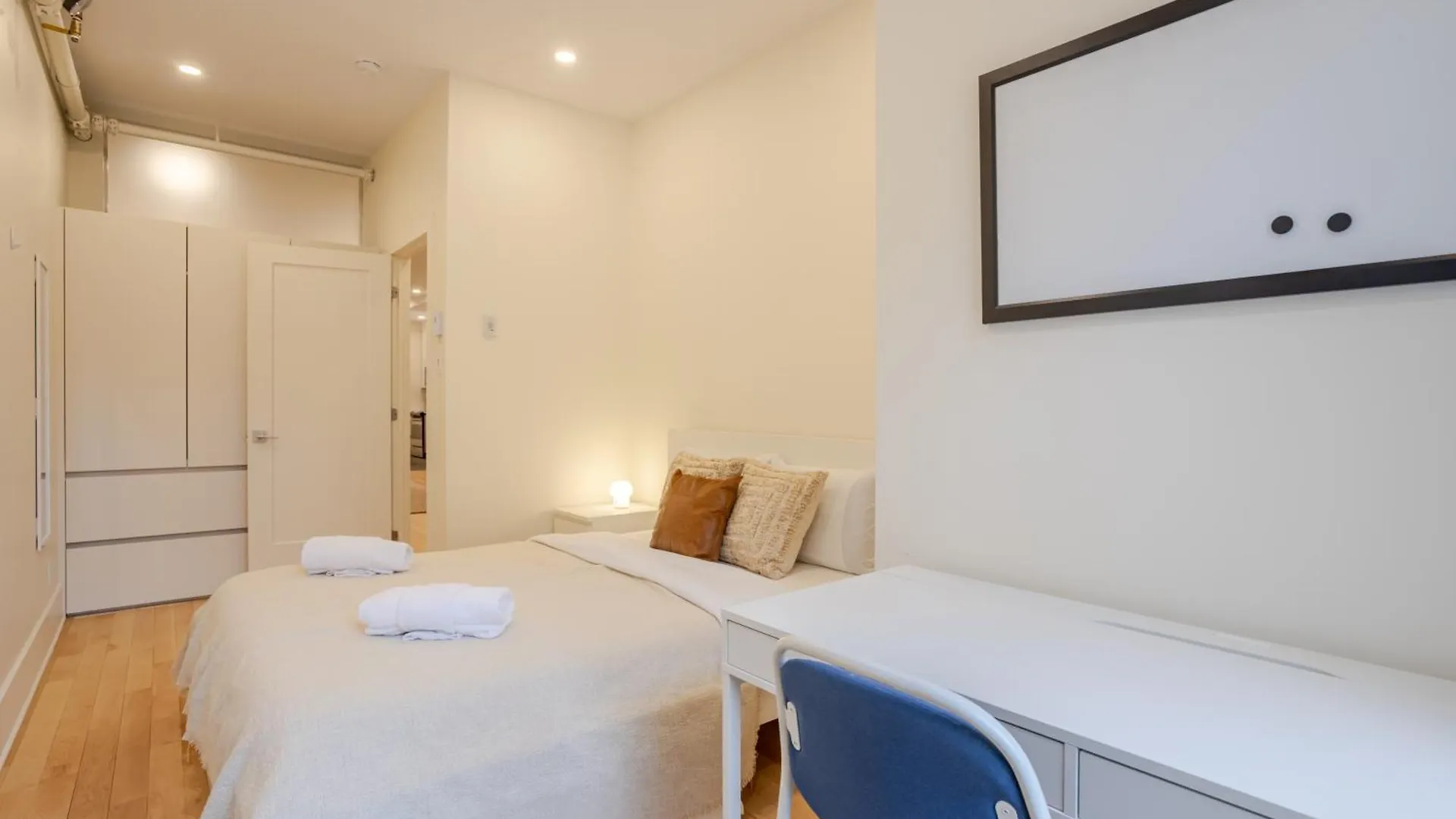 Spacious 4Br Prime Mtl Location مونتريال شقة