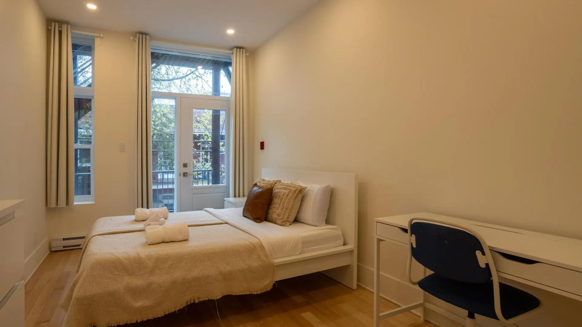 Spacious 4Br Prime Mtl Location Монреаль Апартаменты