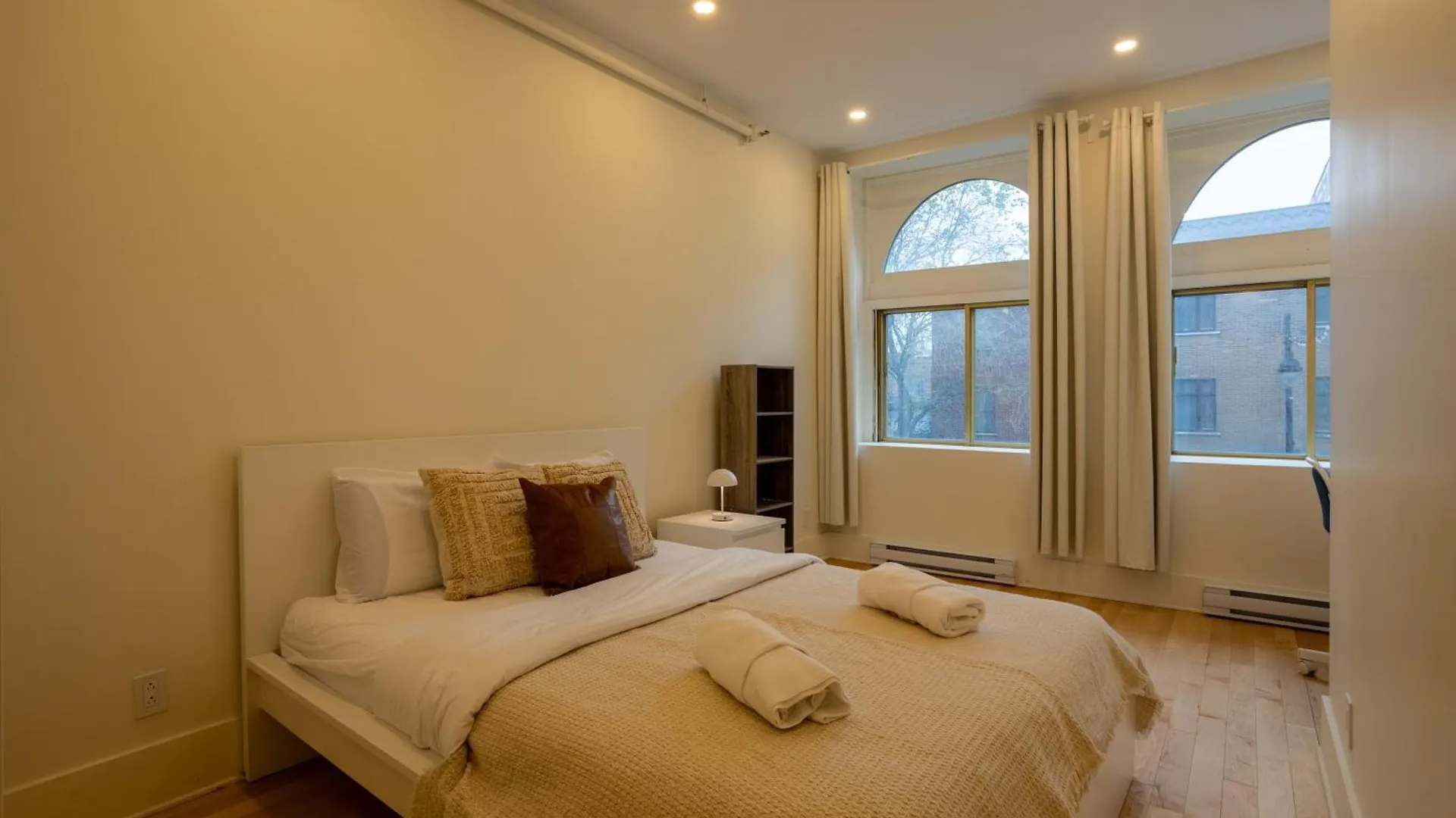 Апартаменты Spacious 4Br Prime Mtl Location Монреаль Канада